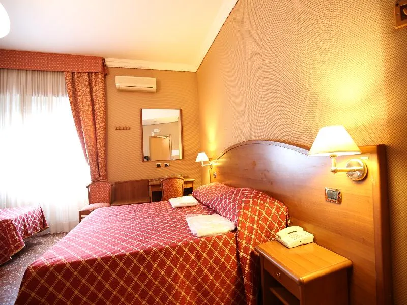 TRIPLE STANDARD Room, Derby, Rome