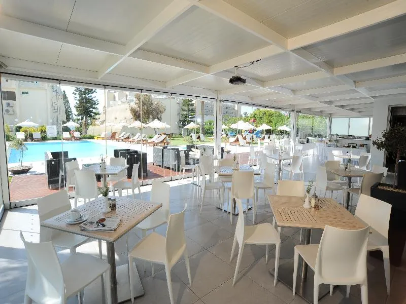 Restaurant, Frixos Suites Hotel Apts, Cyprus