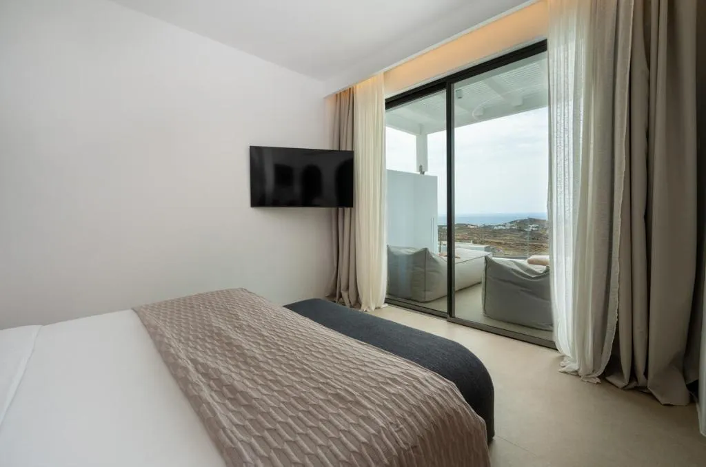 JUNIOR SUITE WITH JACUZZI WITH VIEWS Room, Muse Of Mykonos, Mykonos