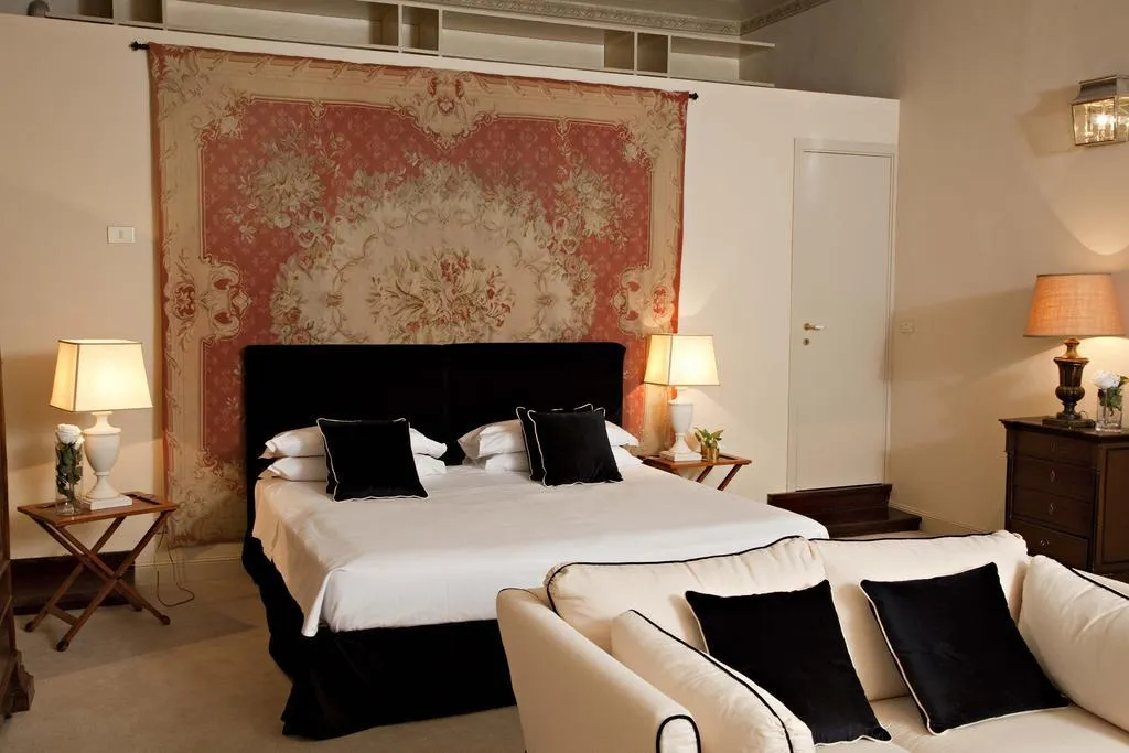 SUITE CLASSIC Room, The J & J Historic House Hotel, Florence