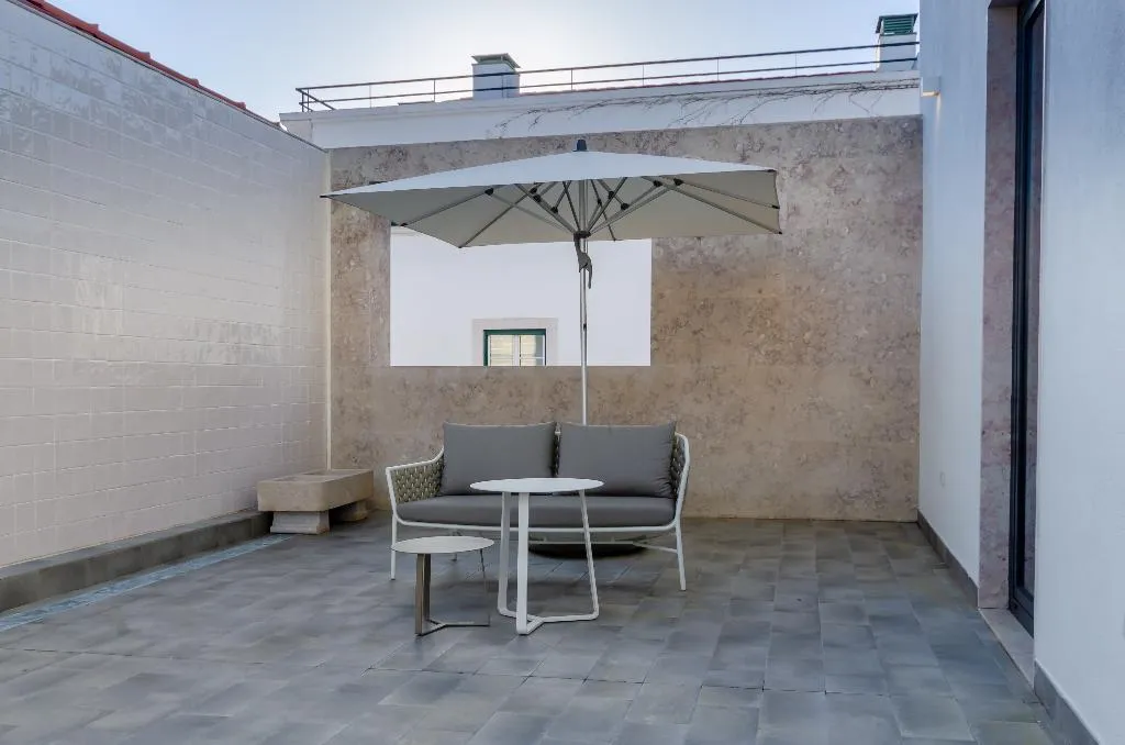 SUITE WITH TERRACE Room, The Emerald House Lisbon, Curio Collection by Hilt, Lisbon