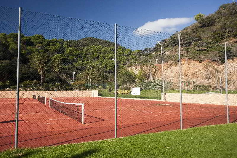 Sports and Entertainment, Zel Costa Brava, Costa Brava