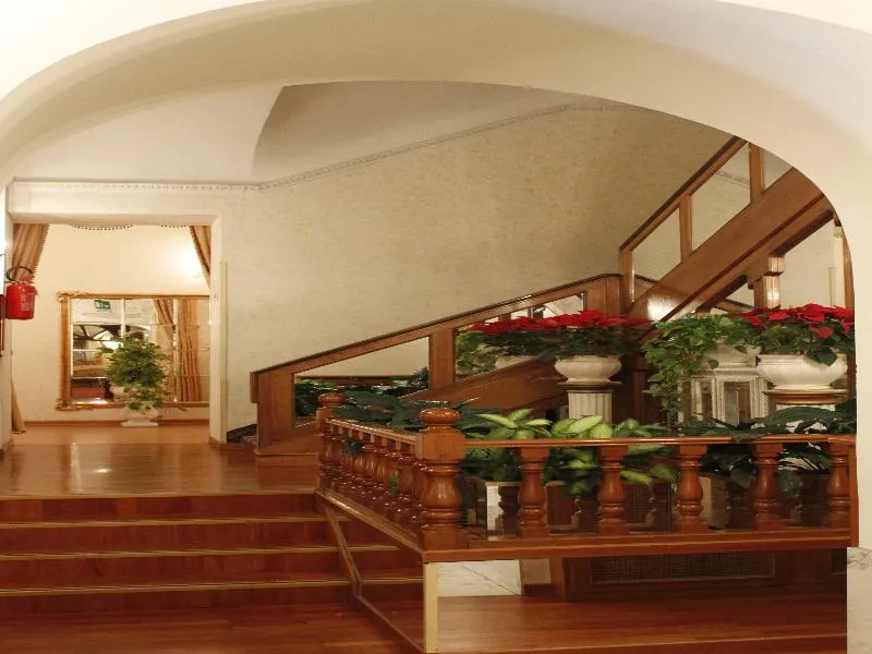 Lobby, Pace Helvezia, Rome