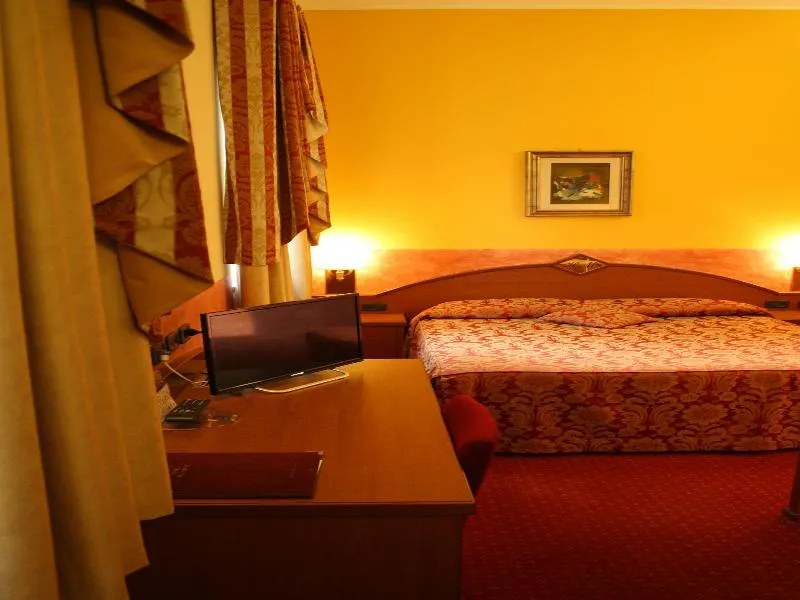 Room, Hotel Majestic - Linate Airport, Milan