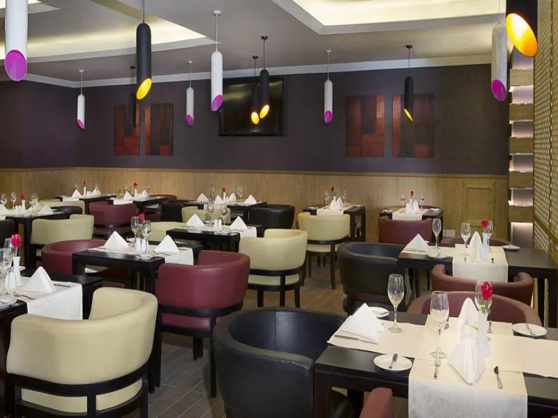 Restaurant, Armada Avenue Hotel (EX Armada Bluebay Hotel), Dubai