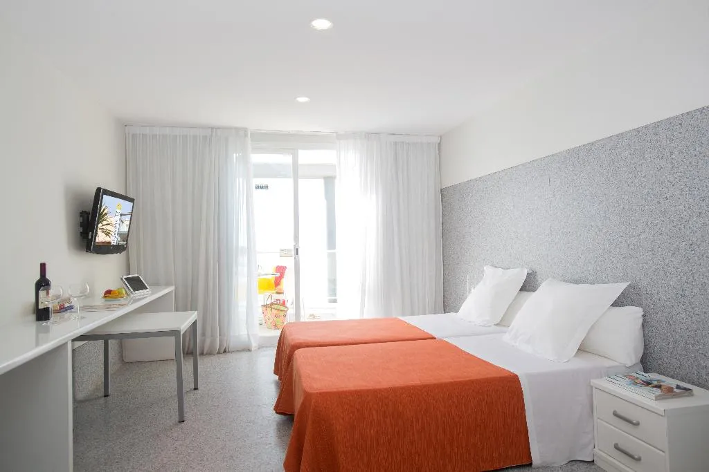 STUDIO STANDARD Room, Mix Bahia Real, Majorca
