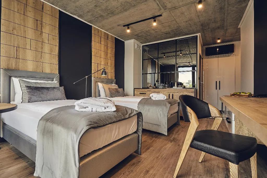 TWIN SUPERIOR Room, The Bridge Suites, Krakow