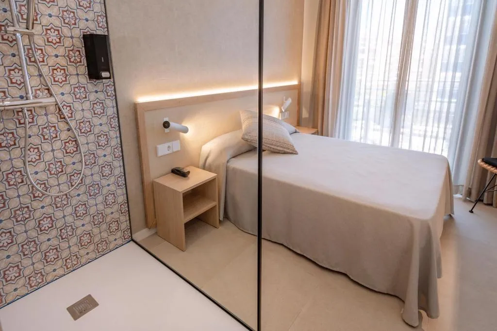 SINGLE PREMIUM Room, Hotel Alhambra, Costa Brava