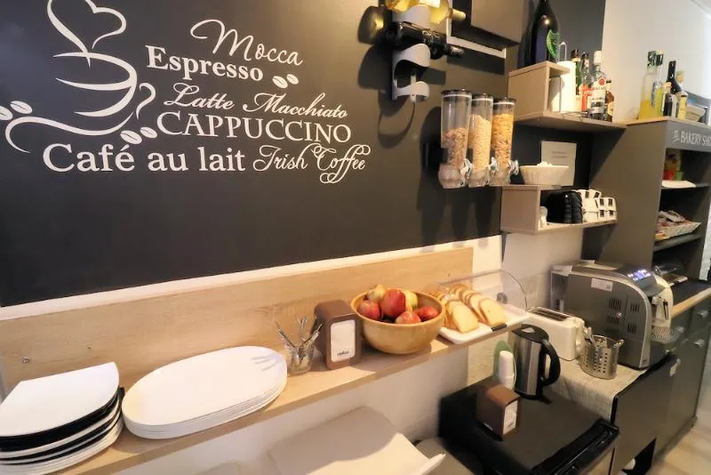 Room, Guest House Minas, Milan