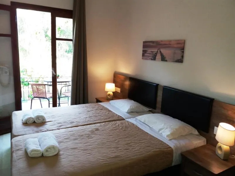 TWIN TWO BEDROOMS Room, Mileona Rooms, Corfu