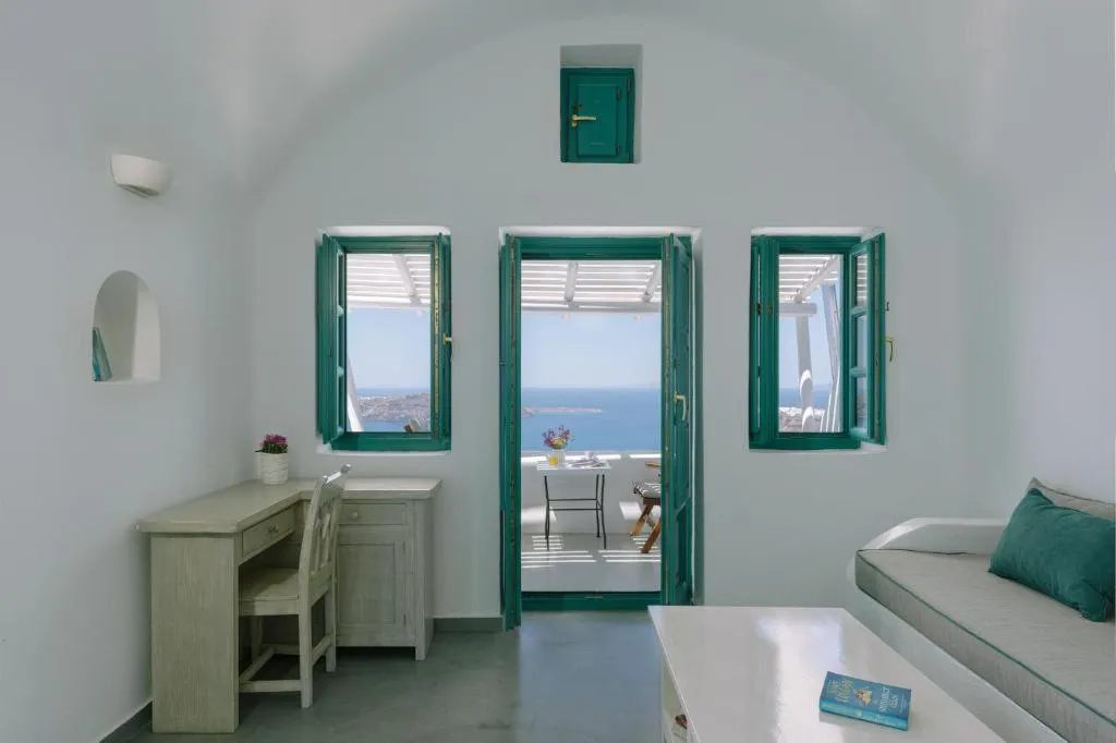 SUITE SUPERIOR WITH DOUBLE BED Room, Afroessa Hotel, Santorini