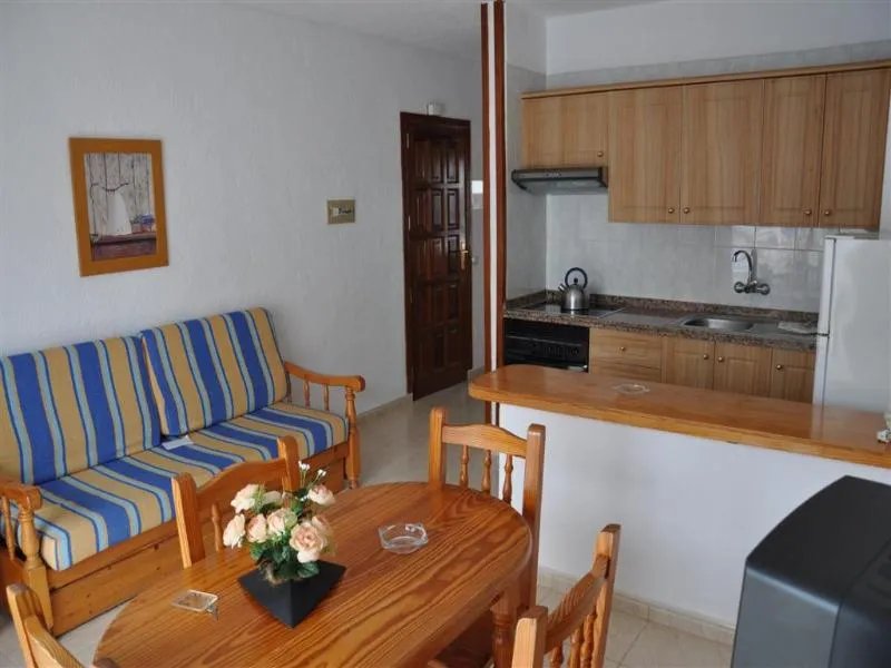 APARTMENT CAPACITY 3 ONE BEDROOM Room, Las Floritas, Tenerife