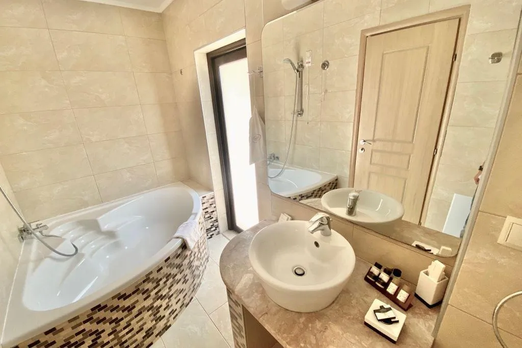 Double or Twin DELUXE Room, Greek Pride Cronwell Rahoni, Thessaloniki