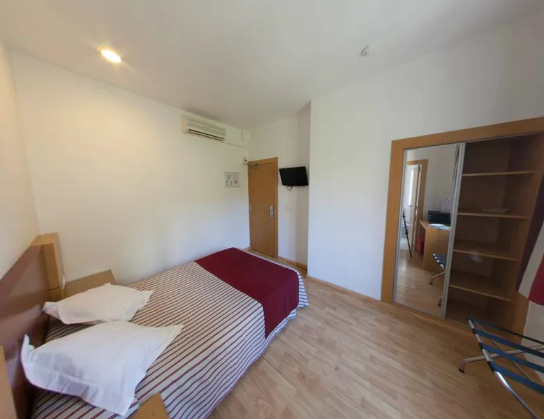 Room, Amic Colon, Majorca