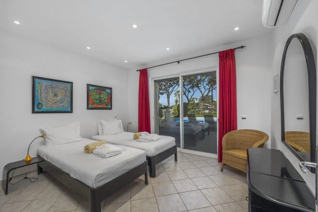 VILLA SUPERIOR THREE BEDROOMS Room, Vale Do Lobo Resort, Algarve