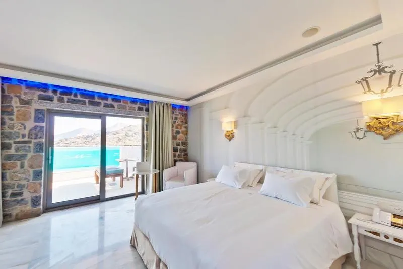 JUNIOR SUITE DELUXE WITH PRIVATE POOL Room, Royal Marmin Bay Boutique & Art Hotel, Crete