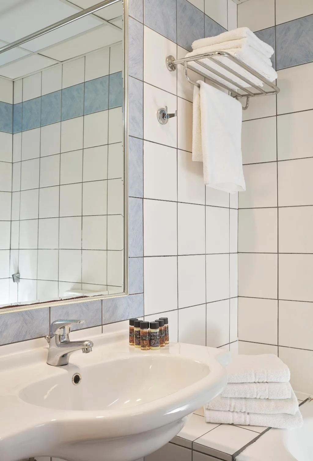 TRIPLE SUPERIOR Room, Candia Hotel, Athens