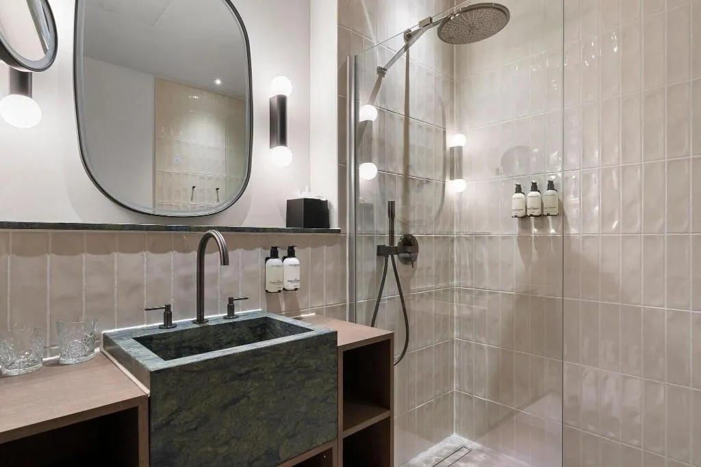 DOUBLE SUPERIOR QUEEN BED Room, College Hotel Amsterdam, Autograph Collection, Amsterdam