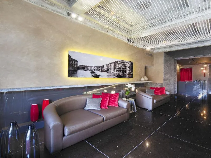 Lobby, Palazzo Barocci, Venice