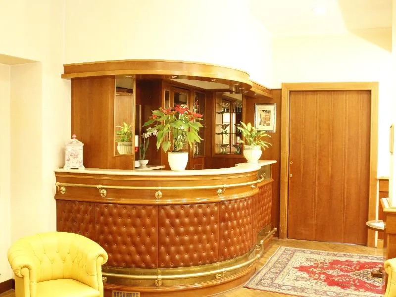 Lobby, Torino, Rome