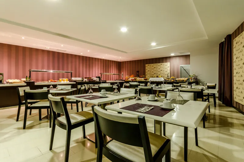 Restaurant, YIT Via Sevilla Mairena Hotel, Seville