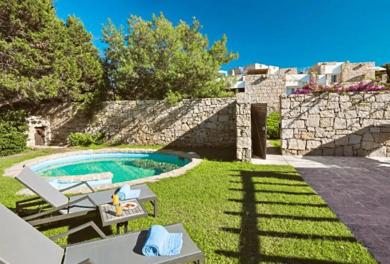 JUNIOR SUITE WITH PRIVATE POOL Room, Grand Relais dei Nuraghi, Olbia