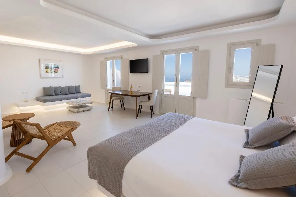 SUITE DELUXE GARDEN VIEW Room, Zannos Melathron Hotel By Omilos Hotels, Santorini
