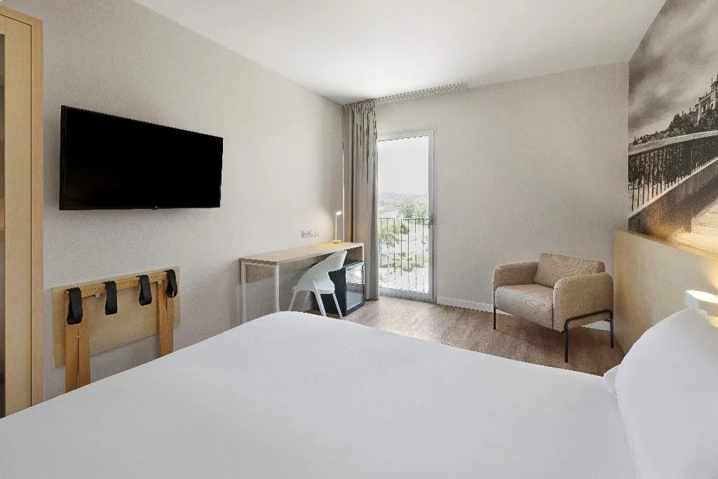 Room, B&B HOTEL Girona 3, Costa Brava