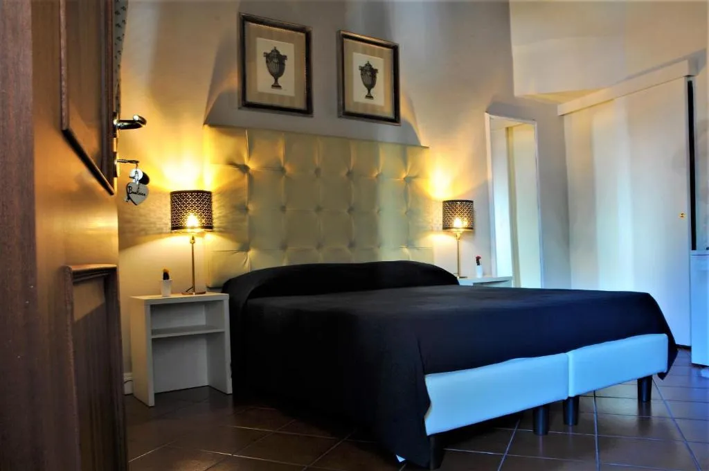 General view, Giuliani Home, Florence