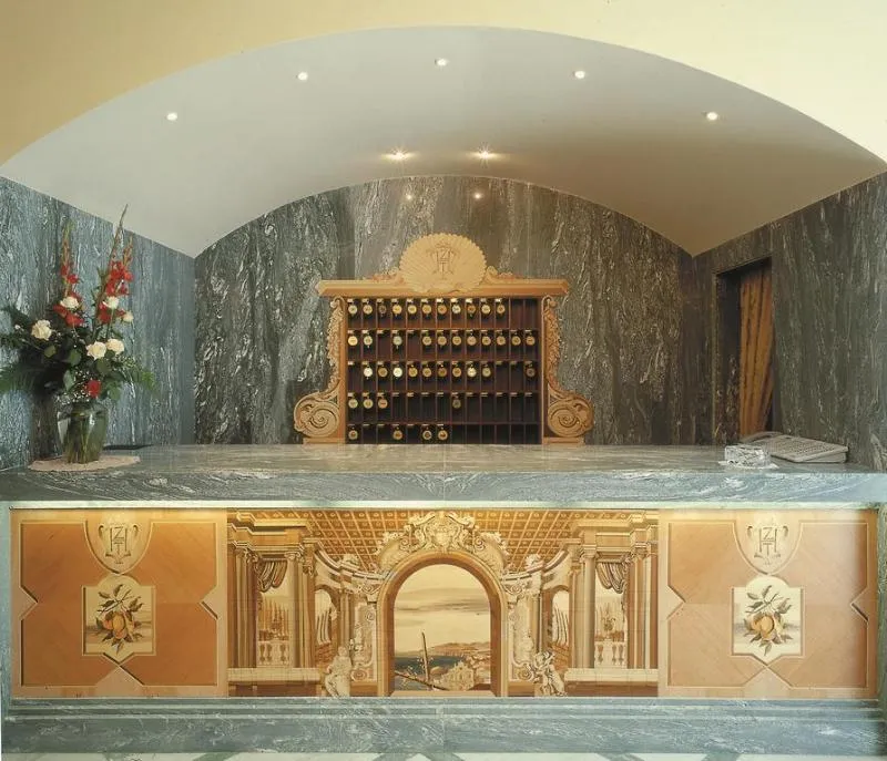 Lobby, Zi' Teresa, Naples