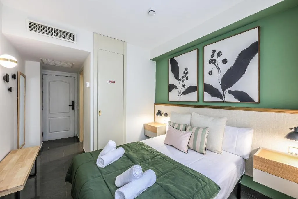 General view, Lusso Velilla, Madrid
