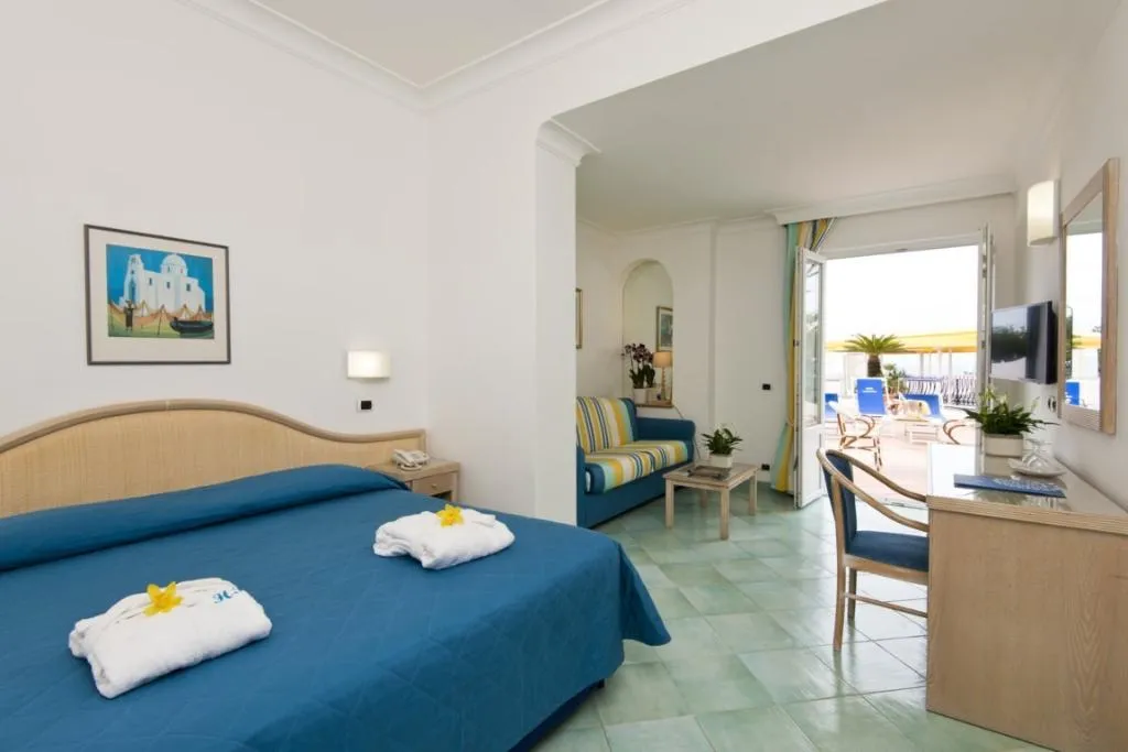 TRIPLE STANDARD Room, Terme Floridiana, Naples