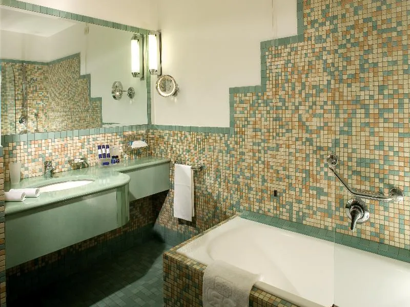 Double or Twin CLASSIC Room, Royal Continental, Naples