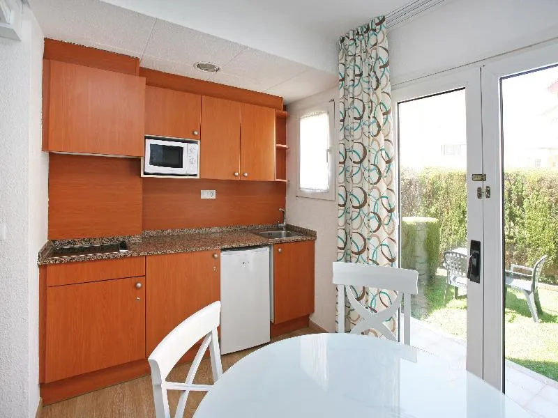 APARTMENT CAPACITY 3 TWO BEDROOMS Room, Apartamentos Turisticos Jardines del Plaza, Valencia