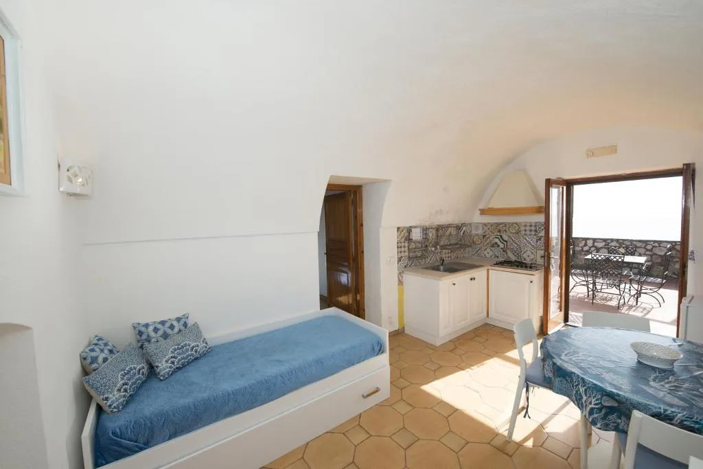 APARTMENT STANDARD Room, Marina del Cantone Chalet, Naples