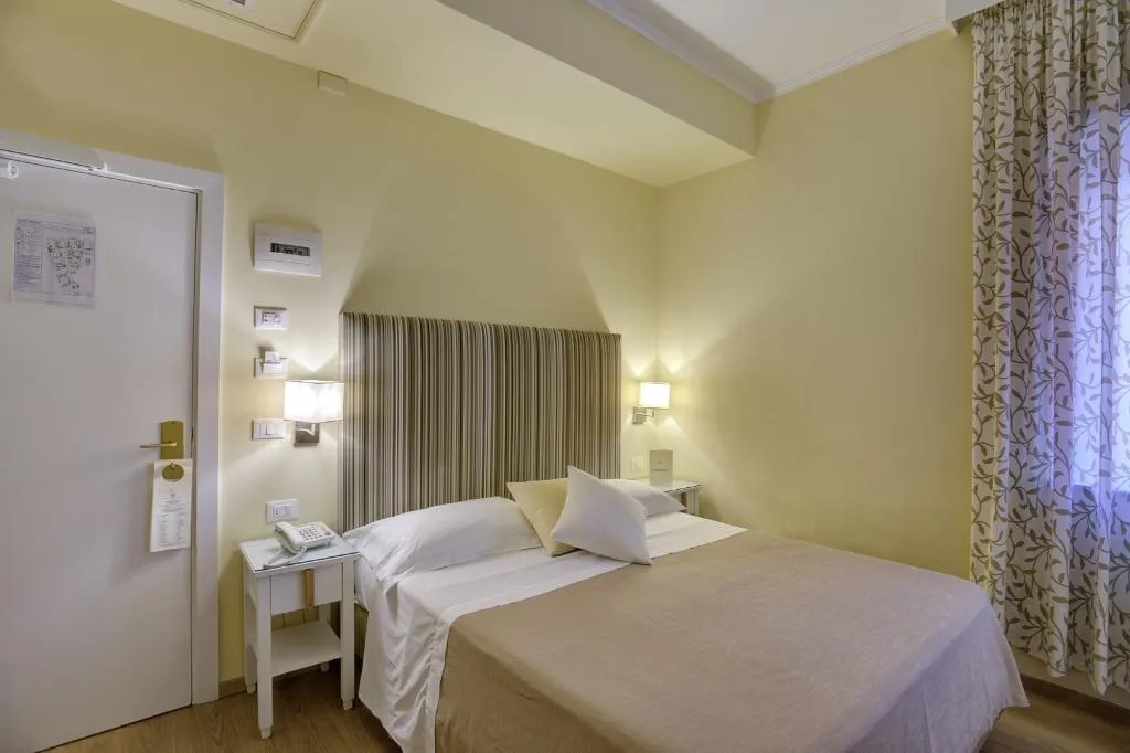 DOUBLE STANDARD Room, Hotel Regina Sorrento, Naples