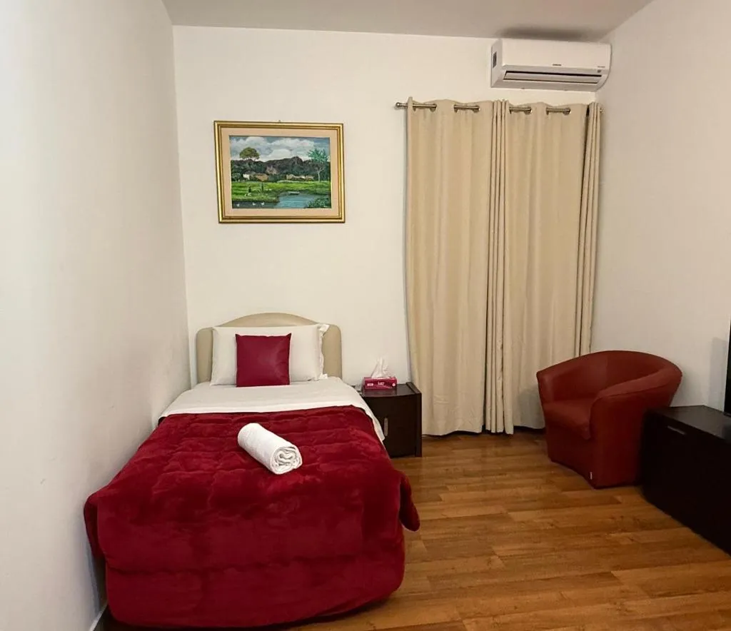 SINGLE WITH BALCONY Room, Two Ducks Hostel, Naples