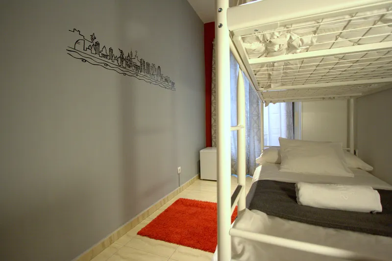 TWIN BUNK BED WITH SHARED BATHROOM Room, Artistic Hostel BCN, Barcelona