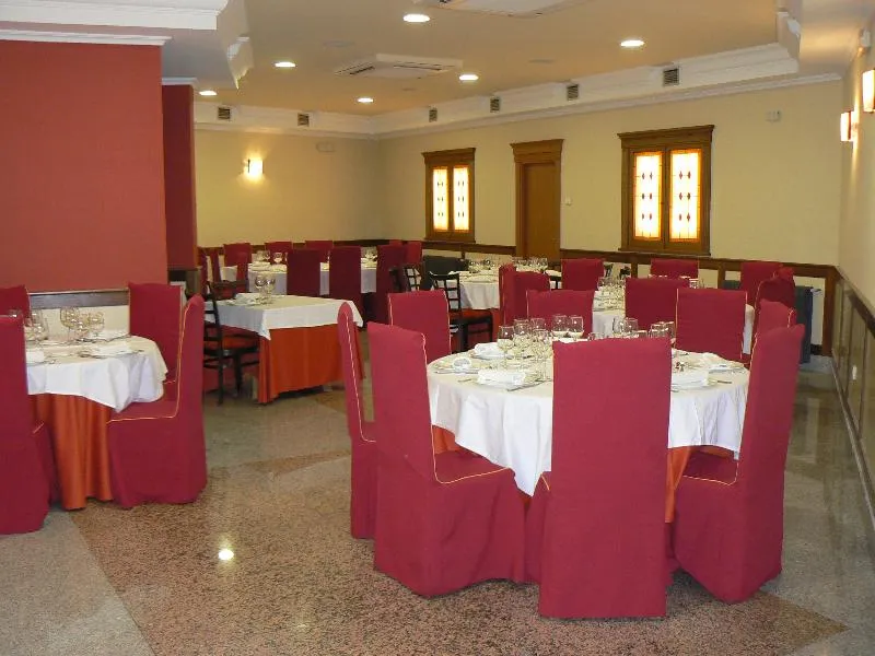 Restaurant, Dos Castillas, Madrid