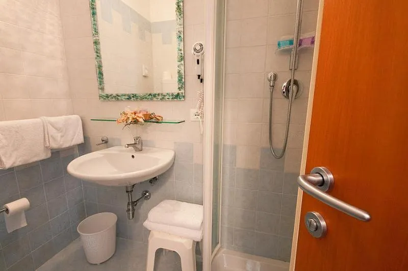 DOUBLE STANDARD Room, Jet, Venice