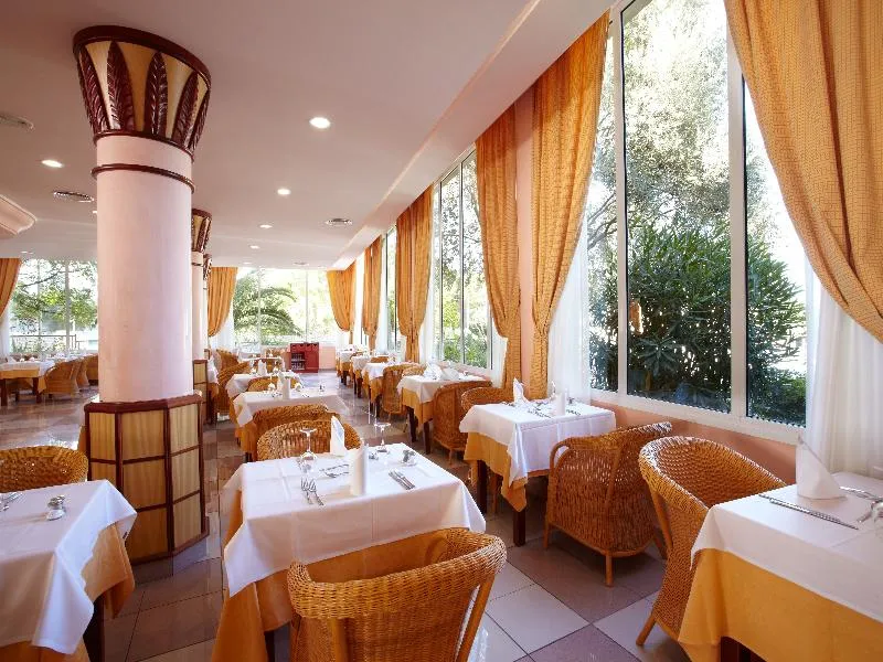 Restaurant, Grupotel Santa Eularia & Spa. Adults Only, Ibiza