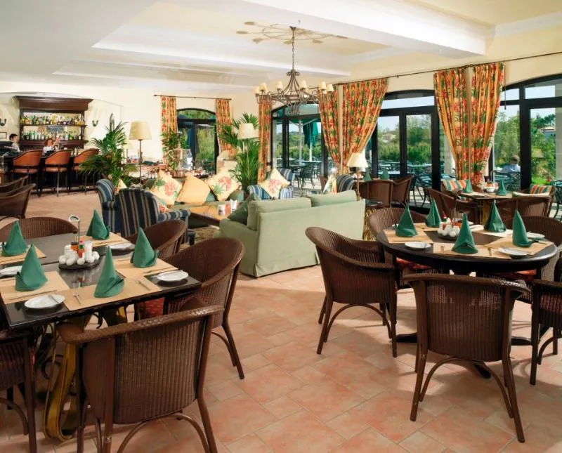 Restaurant, Pine Cliffs Hotel, a Luxury Collection Resort, Algarve