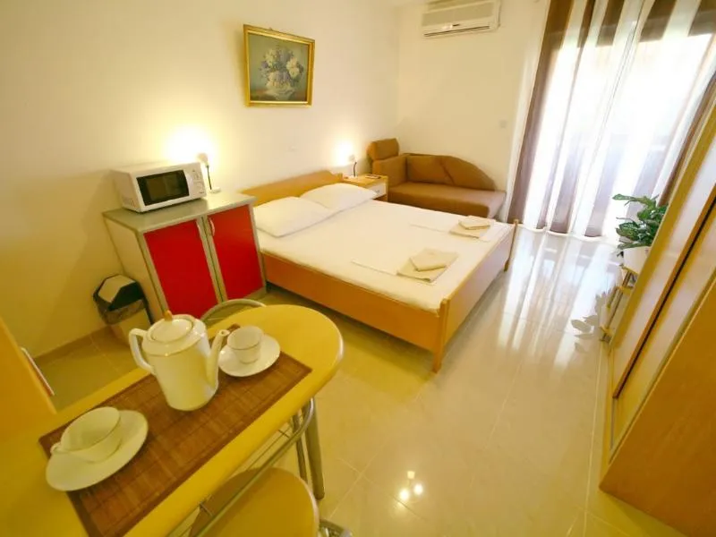 APARTMENT CAPACITY 3 Room, Studios Ruza, Split
