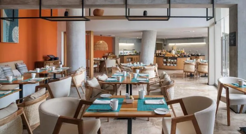 Bar, Hilton Garden Inn Cancun Airport, Cancun Area