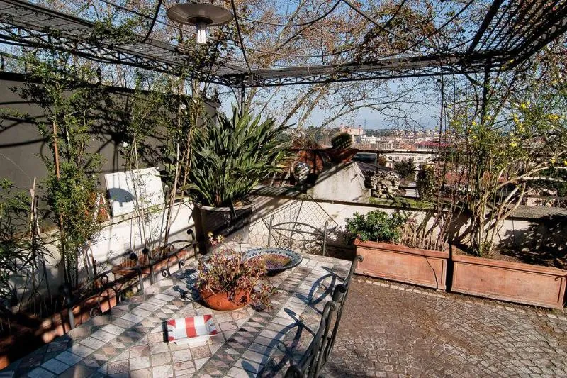 General view, Il Boom, Rome