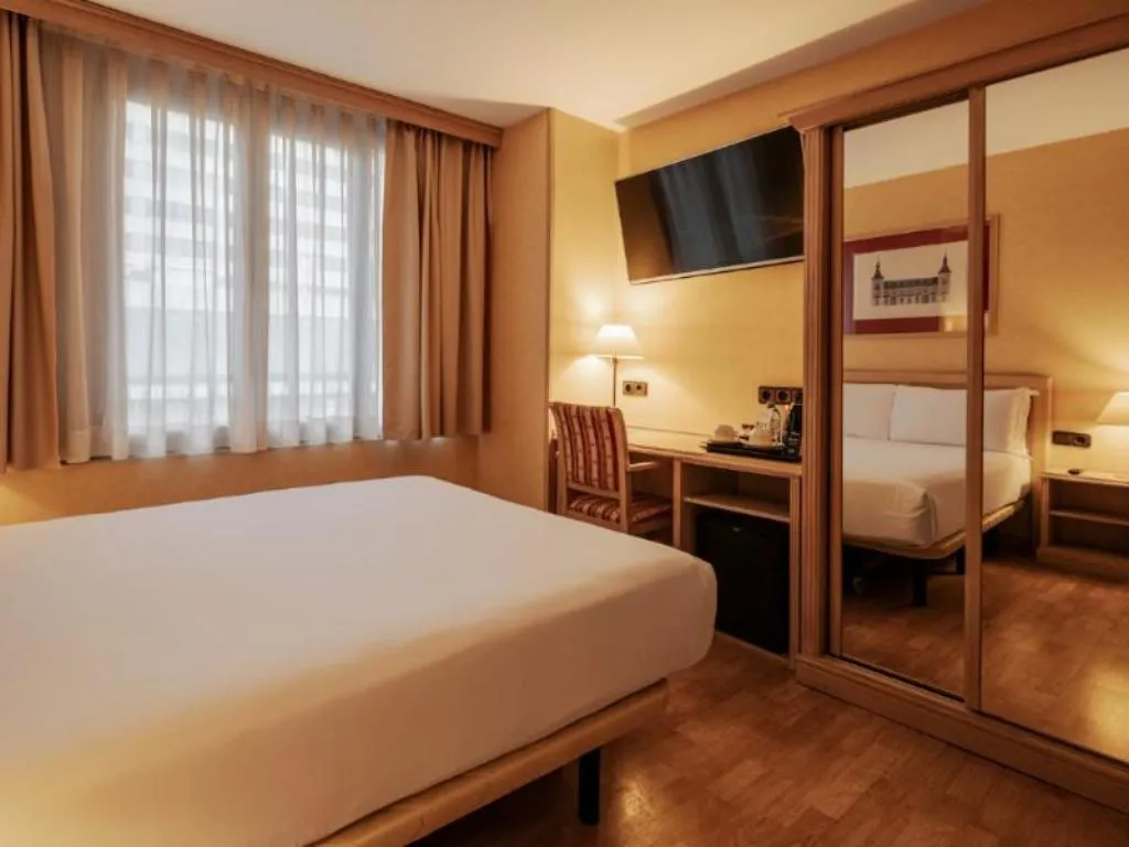 DOUBLE STANDARD Room, BYPILLOW Castellana, Madrid