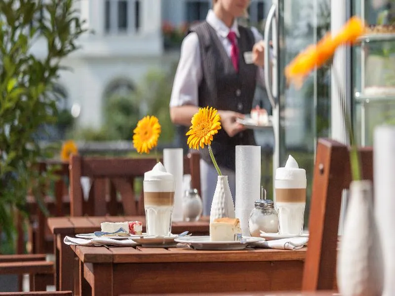 Terrace, Ameron Abion Spreebogen Waterside, Berlin