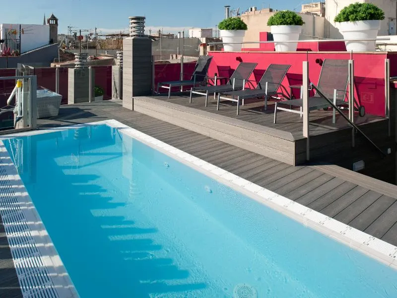 Pool, Catalonia Born, Barcelona