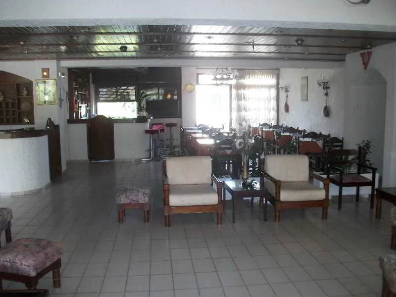 Lobby, Efi, Crete
