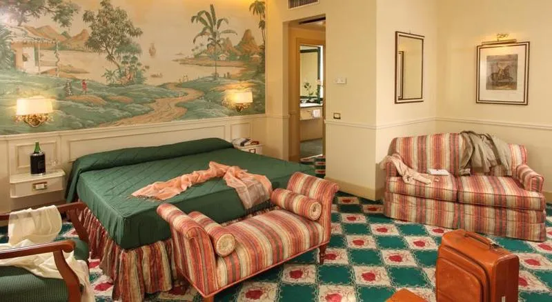 TRIPLE STANDARD Room, Donna Laura Palace, Rome
